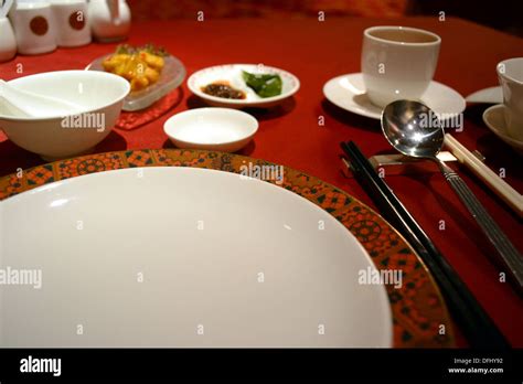 Chinese table setting hi-res stock photography and images - Alamy