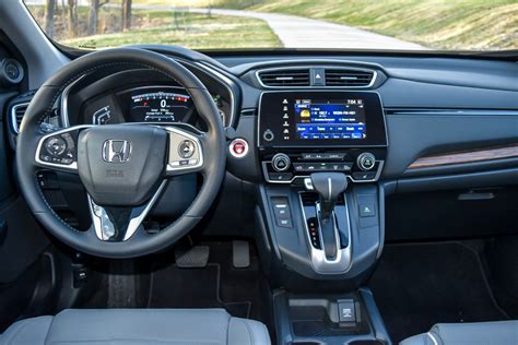 2017 Honda CR-V Review: Trusty, Fuel Sipping, and Practical