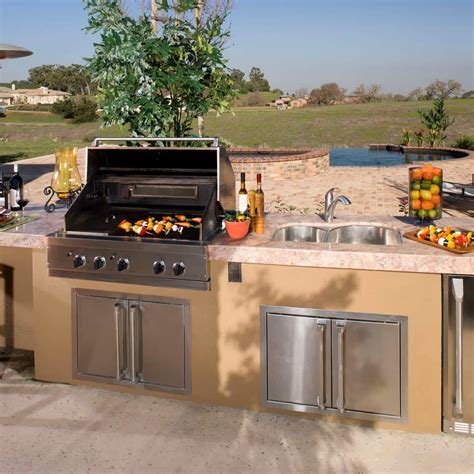 9 Astonishing Ideas to Set Up a BBQ Grill in Your Backyard