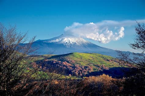 Mount Etna, Sicily - WorldAtlas