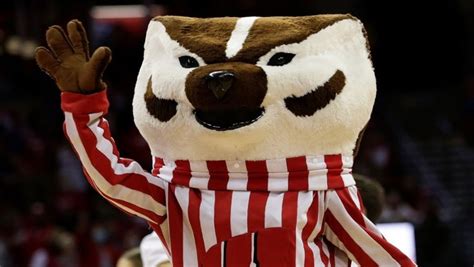 Wisconsin vs. Oregon Prediction, Pick Against the Spread, and Latest ...