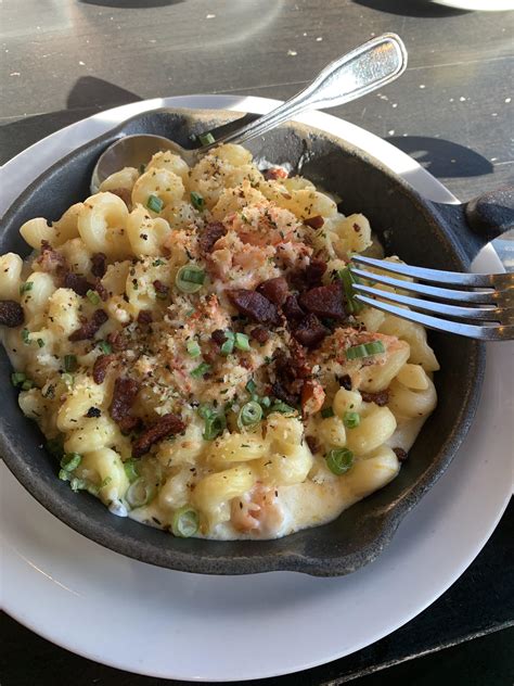 Lobster baked Mac and Cheese : r/MacNCheesePorn