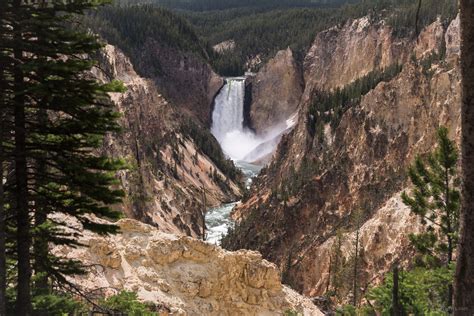 Yellowstone NP: Hiking at Yellowstone Grand Canyon - Fish and Feathers Travel Blog