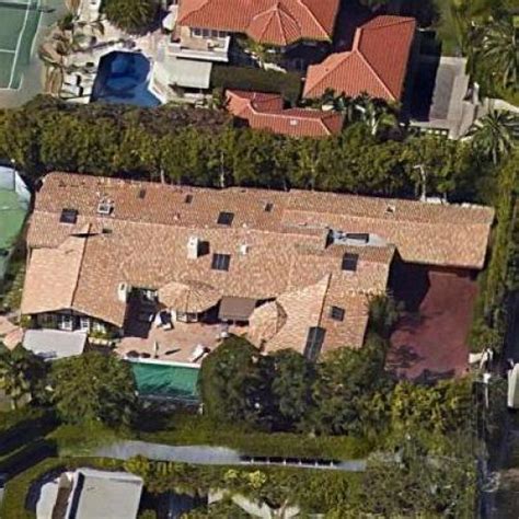 Lisa Kudrow's House in Beverly Hills, CA - Virtual Globetrotting