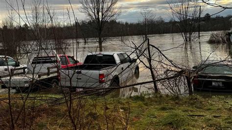 Extreme flooding in Franklin County leaves cars under water