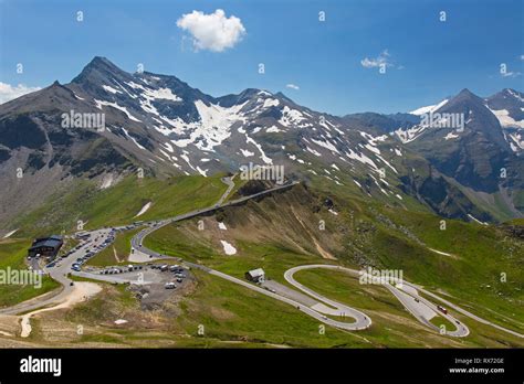 Serpentine curves on the Grossglockner High Alpine Road / Großglockner ...