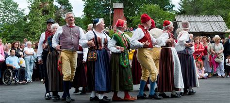 Sweden People / Midsummer in Dalarna - a place to visit before you die ... : Learn all about the ...