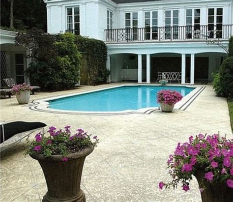 Taylor Swift House in Nashville | Famous Real Estate