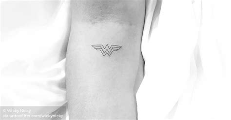 √ Wonder Woman Logo Tattoo : 15 Tattoo Styles For Every Type Of Person ...