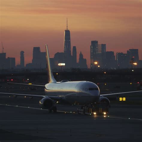 Newark Liberty International Airport: Insiders’ Tips for Flights to and From EWR - WSJ