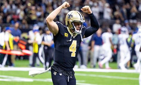 Fans on social media react to Derek Carr’s first win with the Saints