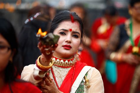 Teej festival in Nepal (9) | Images :: Behance