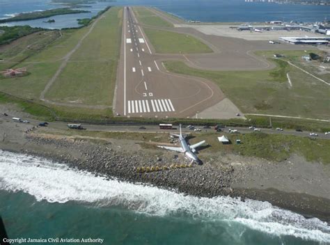 Crash of a Boeing 737-800 in Kingston | Bureau of Aircraft Accidents ...