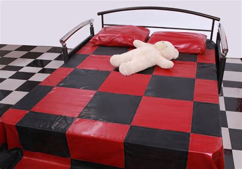 Checkered Rubber Bed Sheet