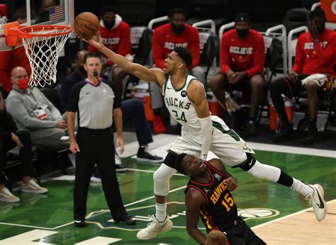 Milwaukee Bucks: Giannis Antetokounmpo is redefining his greatness