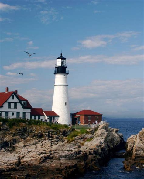 Lighthouses in Maine | Historical Sites & Coastal Icons