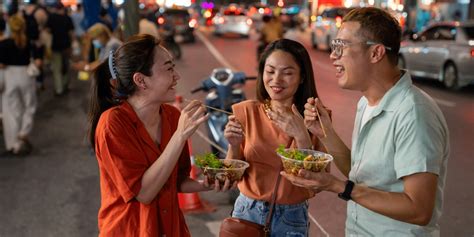 The Development of Street Food: From Ancient Markets to Modern Food Trucks - San Francisco Post