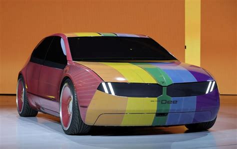 À Las Vegas: BMW dévoile un prototype de voiture qui peut changer de couleur - L'essentiel