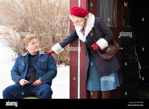 Kirsten dunst jesse plemons fargo hi-res stock photography and images - Alamy