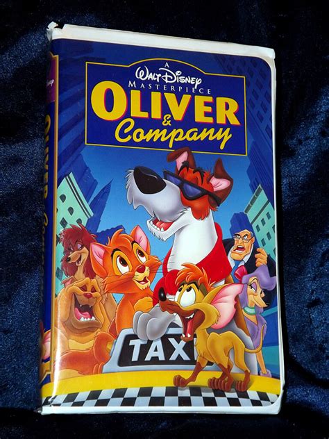 -=Chameleon's Den=- Disney VHS Tape: Oliver and Company