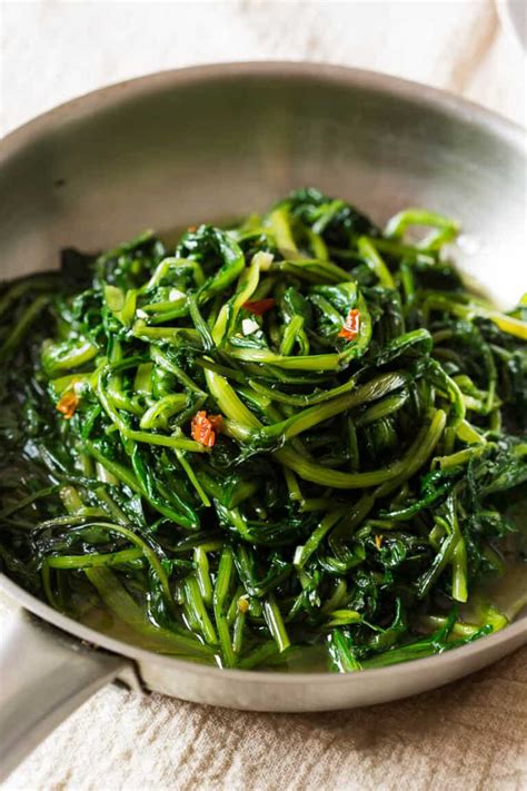 Cicoria Alla Romana: Sautéed chicory greens roman style