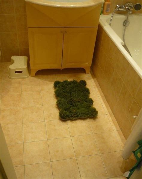 Homemade Grass Bath Mat | Bath mat diy, Moss bath mats, Bath remodel diy