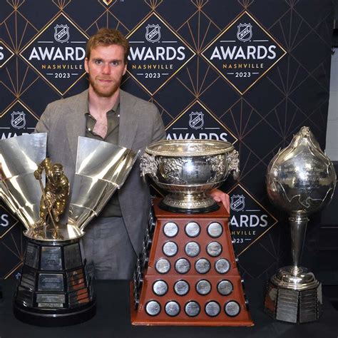 Fans left absolutely furious after Connor McDavid wins his third Hart ...