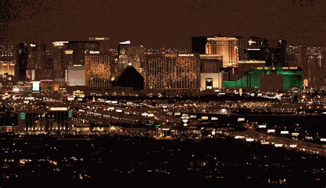 Las Vegas Strip goes dark for at least 30 days