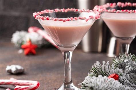 10 Best Peppermint Schnapps Drinks Recipes - Insanely Good