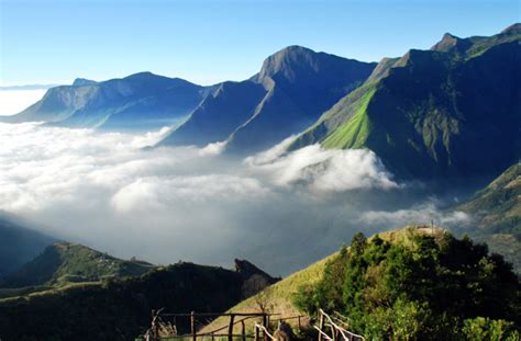 ENJOY THE BEAUTIFUL WORLD @ AM-PM: Munnar Hill Station in Kerala