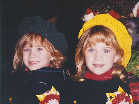 1993 - 62nd Annual Hollywood Christmas Parade - Mary-Kate & Ashley ...