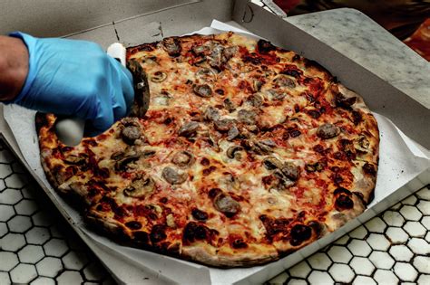 Pepe's Pizza chosen as one of Food & Wine's 'best pizzas in the U.S.'