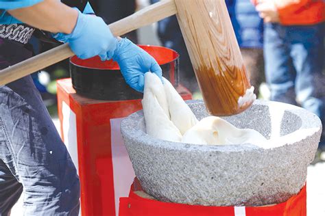 Learn the art of making mochi - Beverly Press & Park Labrea NewsBeverly ...