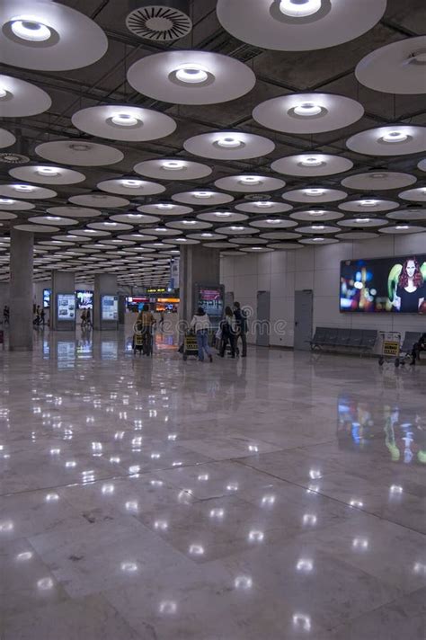 In Madrid Duty Free shops editorial photography. Image of airport - 74020387