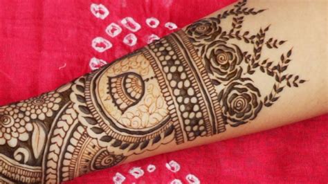 Wedding 2020 Bharva Mehndi design with Gulf rose and Jhumka | Latest ...