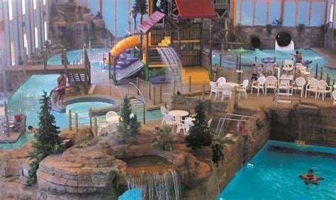 Grizzly Jack's Grand Bear Resort - Indoor Water Park