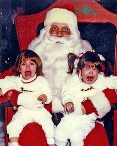 32 Insanely Creepy Santa Claus Photos That May Ruin Your Christmas ...