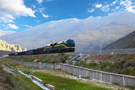 World Records of the Qinghai-Tibet Railway