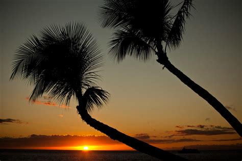 Maui Sunset | The sun sets along Maui's west coast as a dinn… | Flickr