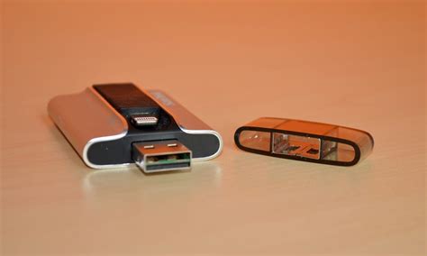 SanDisk iXpand Flash Drive (pictures) - CNET