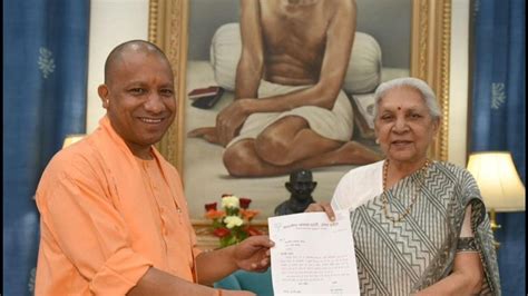 Yogi elected BJP legislature party leader, stakes claim on eve of swearing-in - Hindustan Times