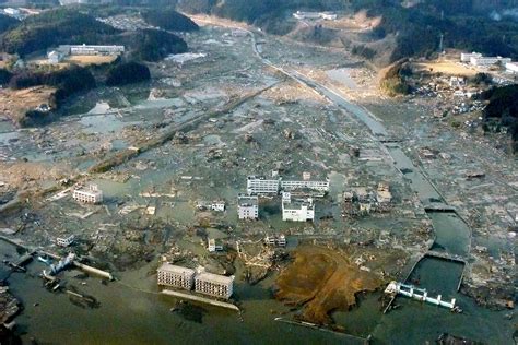 Japan 2011 Earthquake and Tsunami: 30 Powerful Images