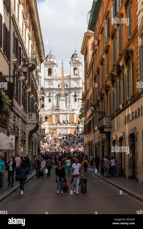 Via dei condotti rome hi-res stock photography and images - Alamy