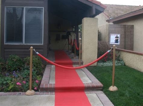 Red carpet stanchions – Artofit