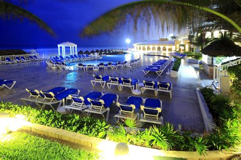 Golden Parnassus Resort & Spa -Adults Only- All Inclusive in Cancun | Best Rates & Deals on Orbitz