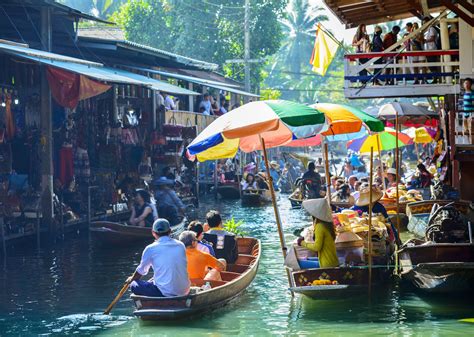 Best Bangkok Street Food and Shopping Markets