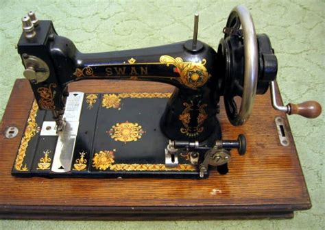 Vintage White Sewing Machine Value (Identification & Price Guides)