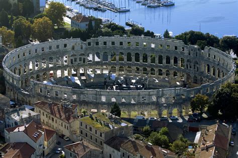 Pula, Istria, Croatia - travel, holiday and tourist info