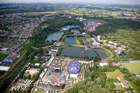 Part 1 Tomorrowland: The Rise of The World’s Largest EDM Festival | CULTURS-Global Culture ...