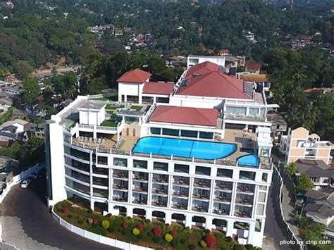 Best 5 Star Hotels in Kandy, Top Recommended Hotels in Kandy, Where to Stay in Kandy